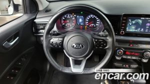 Kia Stonic 1.4 2020 года из Южной Кореи