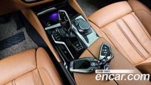 BMW 5-Series 520i Luxury 2021 года из Южной Кореи