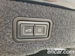 Audi A8 60 TFSI 4WD LWB 2020 года из Южной Кореи
