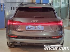 Audi e-tron S 2023 года из Южной Кореи