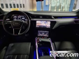 Audi e-tron S 2023 года из Южной Кореи