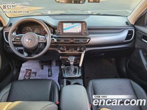 Kia Seltos Бензин 1.6 Turbo 2WD 2022 года из Южной Кореи