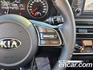 Kia Seltos Бензин 1.6 Turbo 2WD 2022 года из Южной Кореи