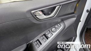 Hyundai Ioniq 1.6 HEV 2020 года из Южной Кореи