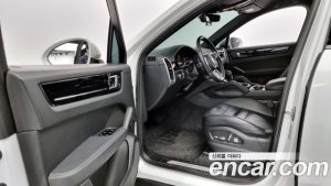 Porsche Cayenne 3.0 Coupe 2021 года из Южной Кореи