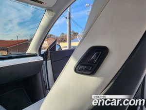 Tesla Model Y Standard RANGE 2021 года из Южной Кореи