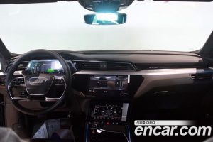 Audi e-tron 55 4WD 2023 года из Южной Кореи