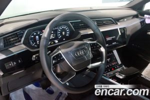 Audi e-tron 55 4WD 2023 года из Южной Кореи