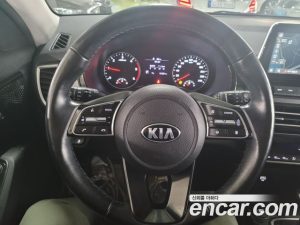 Kia Seltos Дизель 1.6 4WD 2020 года из Южной Кореи
