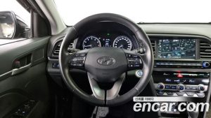 Hyundai AVANTE 1.6 2020 года из Южной Кореи