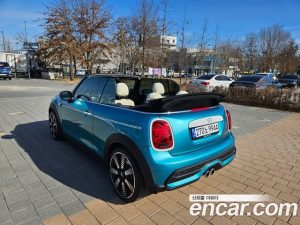Mini Cooper Convertible Seaside Edition 2023 года из Южной Кореи