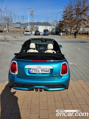 Mini Cooper Convertible Seaside Edition 2023 года из Южной Кореи