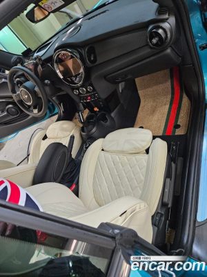 Mini Cooper Convertible Seaside Edition 2023 года из Южной Кореи