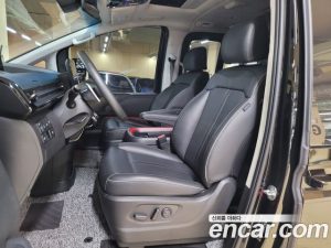 Hyundai Staria 4WD Lounge 9-Seater 2022 года из Южной Кореи