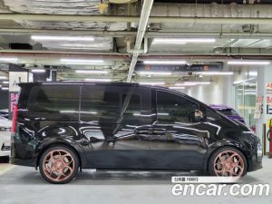 Hyundai Staria 4WD Lounge 9-Seater 2022 года из Южной Кореи