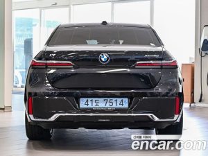BMW i7 xDrive 60 M Sport 2023 года из Южной Кореи