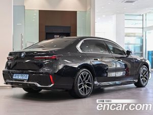 BMW i7 xDrive 60 M Sport 2023 года из Южной Кореи