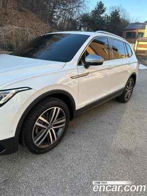 Volkswagen Tiguan 2.0 TSI Prestige 2023 года из Южной Кореи