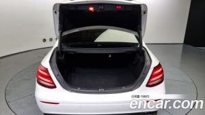 Mercedes-Benz E-Class E250 Avantgarde 2020 года из Южной Кореи