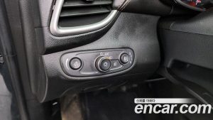 ChevroletGMDaewoo Trax 1.6 Дизель LT 2021 года из Южной Кореи