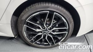 Kia K5 1.6 Turbo 2023 года из Южной Кореи