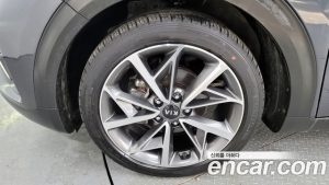 Kia Niro 1.6 HEV 2020 года из Южной Кореи
