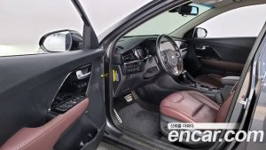 Kia Niro 1.6 HEV 2020 года из Южной Кореи