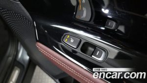 Kia Niro 1.6 HEV 2020 года из Южной Кореи