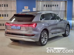 Audi e-tron 55 4WD 2023 года из Южной Кореи