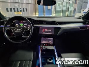 Audi e-tron 55 4WD 2023 года из Южной Кореи