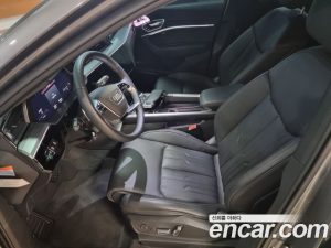 Audi e-tron 55 4WD 2023 года из Южной Кореи
