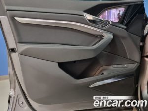 Audi e-tron 55 4WD 2023 года из Южной Кореи