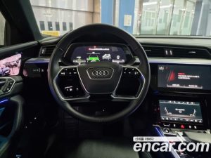 Audi e-tron 55 4WD 2023 года из Южной Кореи