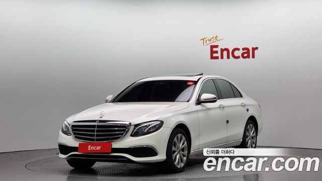 Mercedes-Benz E-Class E220d 4MATIC Exclusive 2019 года из Кореи