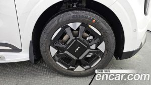 Kia Carnival HEV 9-Seater Noblesse 2024 года из Южной Кореи