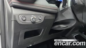 ChevroletGMDaewoo Trailblazer 1.3 Turbo 2WD 2024 года из Южной Кореи