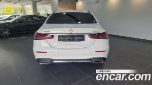 Mercedes-Benz E-Class E220d 4MATIC AMG Line 2021 года из Южной Кореи
