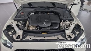 Mercedes-Benz E-Class E220d 4MATIC AMG Line 2021 года из Южной Кореи