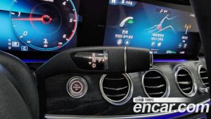 Mercedes-Benz E-Class E220d 4MATIC AMG Line 2021 года из Южной Кореи