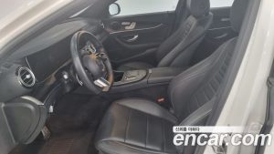 Mercedes-Benz E-Class E220d 4MATIC AMG Line 2021 года из Южной Кореи