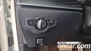 Mercedes-Benz E-Class E220d 4MATIC AMG Line 2021 года из Южной Кореи