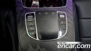 Mercedes-Benz E-Class E220d 4MATIC AMG Line 2021 года из Южной Кореи