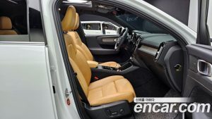 Volvo XC40 B4 Inscription 2021 года из Южной Кореи