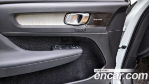 Volvo XC40 B4 Inscription 2021 года из Южной Кореи