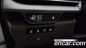 Kia Carnival 9-Seater Noblesse 2024 года из Южной Кореи