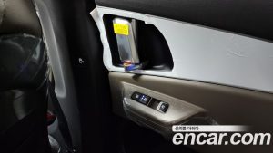 Kia Carnival 9-Seater Noblesse 2024 года из Южной Кореи