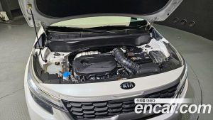 Kia Seltos Бензин 1.6 Turbo 2WD 2020 года из Южной Кореи