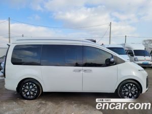 Hyundai Staria 4WD Lounge 7-Seater 2023 года из Южной Кореи