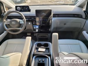 Hyundai Staria 4WD Lounge 7-Seater 2023 года из Южной Кореи