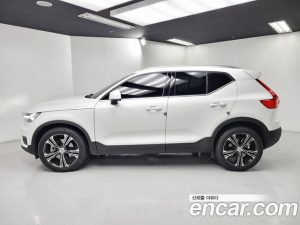 Volvo XC40 B4 Inscription 2021 года из Южной Кореи